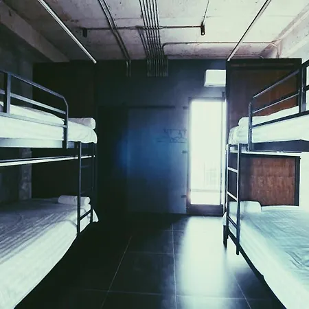 The Local Ari Hostel Bangkok Exterior photo
