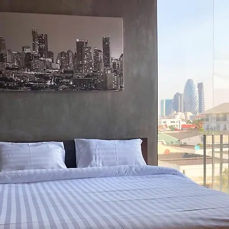 The Local Ari Hostel Bangkok Exterior photo