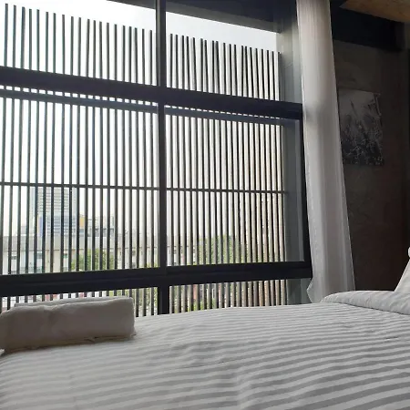 The Local Ari Hostel Bangkok Exterior photo