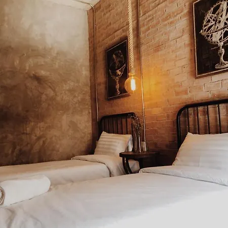 The Local Ari Hostel Bangkok Exterior photo